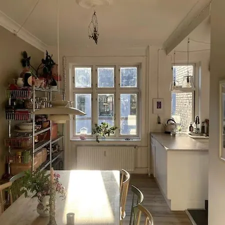 The Heart Of Norrebro Apartment, Sleeps 4 People * Kodaň