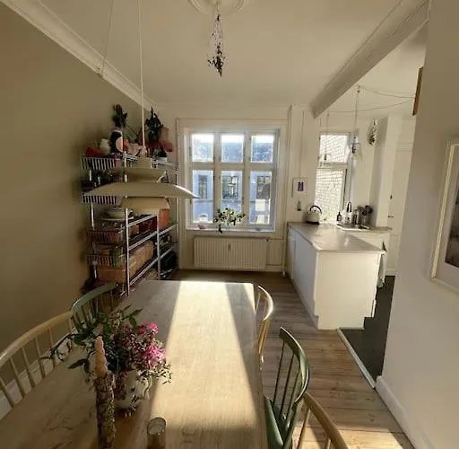 The Heart Of Norrebro Apartment, Sleeps 4 People * Copenhaga