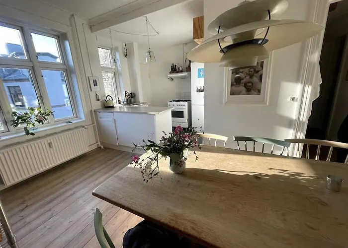The Heart Of Norrebro Apartment, Sleeps 4 People *
